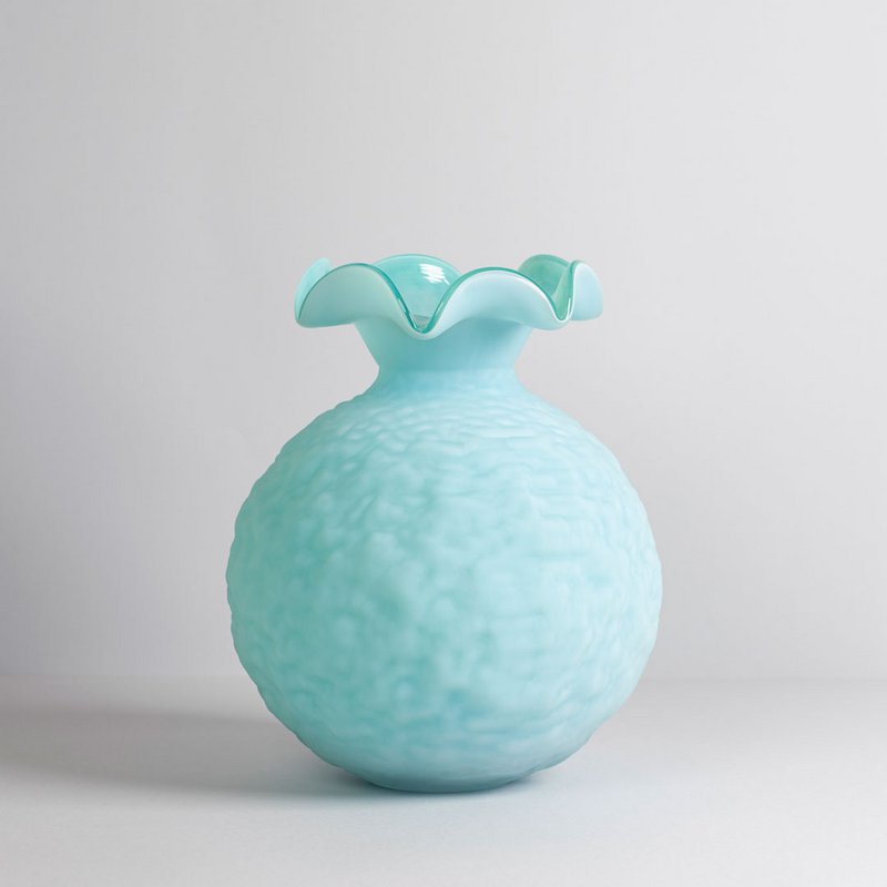Koralvase (håndlavet uigennemsigtigt farvet glas)