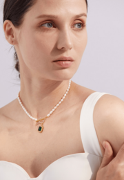 Jelena - Choker-Halskette mit quadratischem Anhänger und Saatperlen