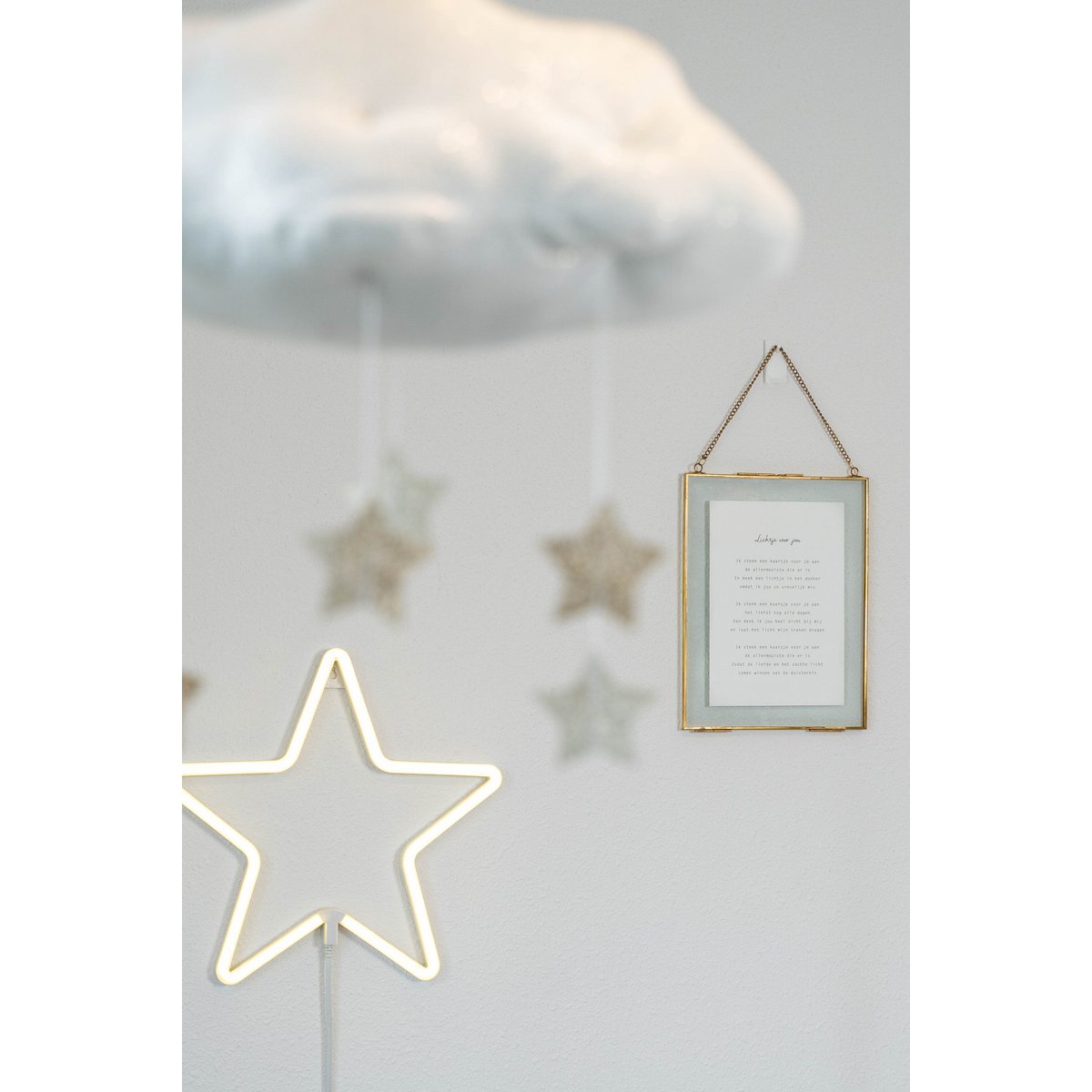 'Sopra le nuvole' / Cartolina poster comfort e amore