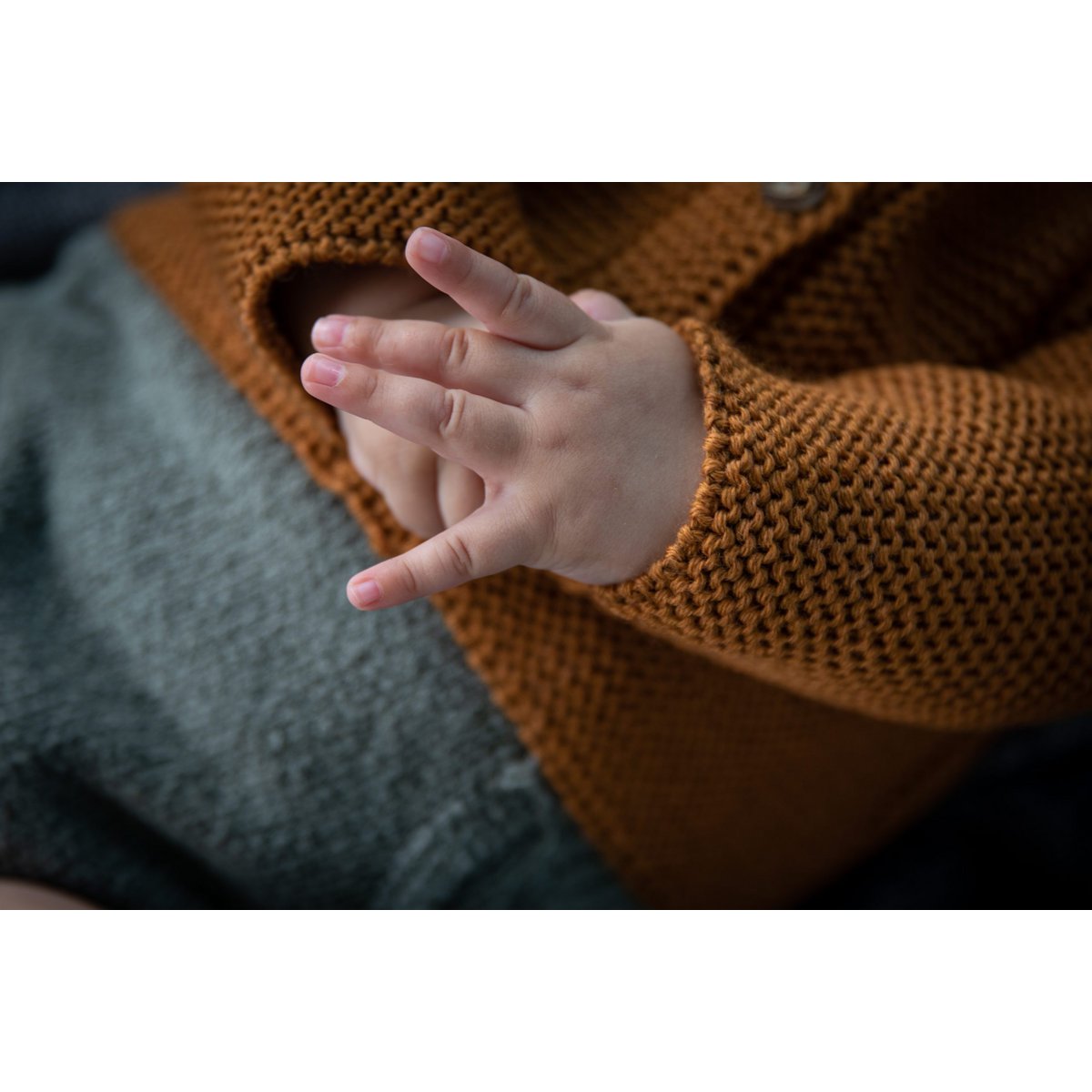 Vest voor pasgeborenen en baby's gemaakt van 100% de beste merinowol - hert - het perfecte cadeau voor een geboorte