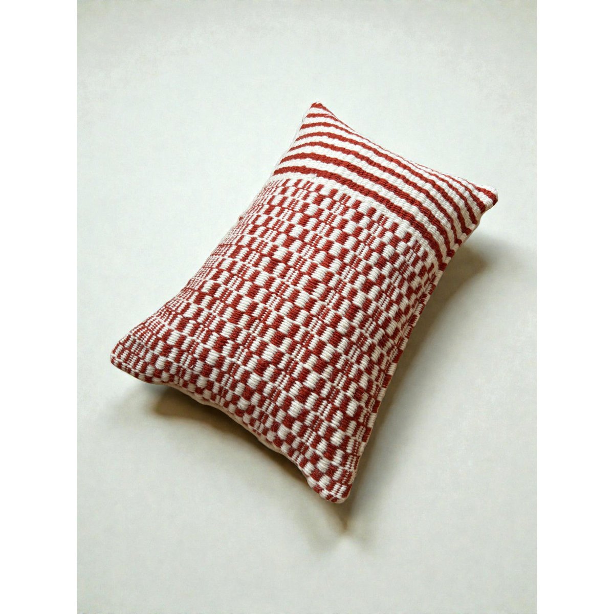 Heritage Line cushion - red - 40 x 60 cm