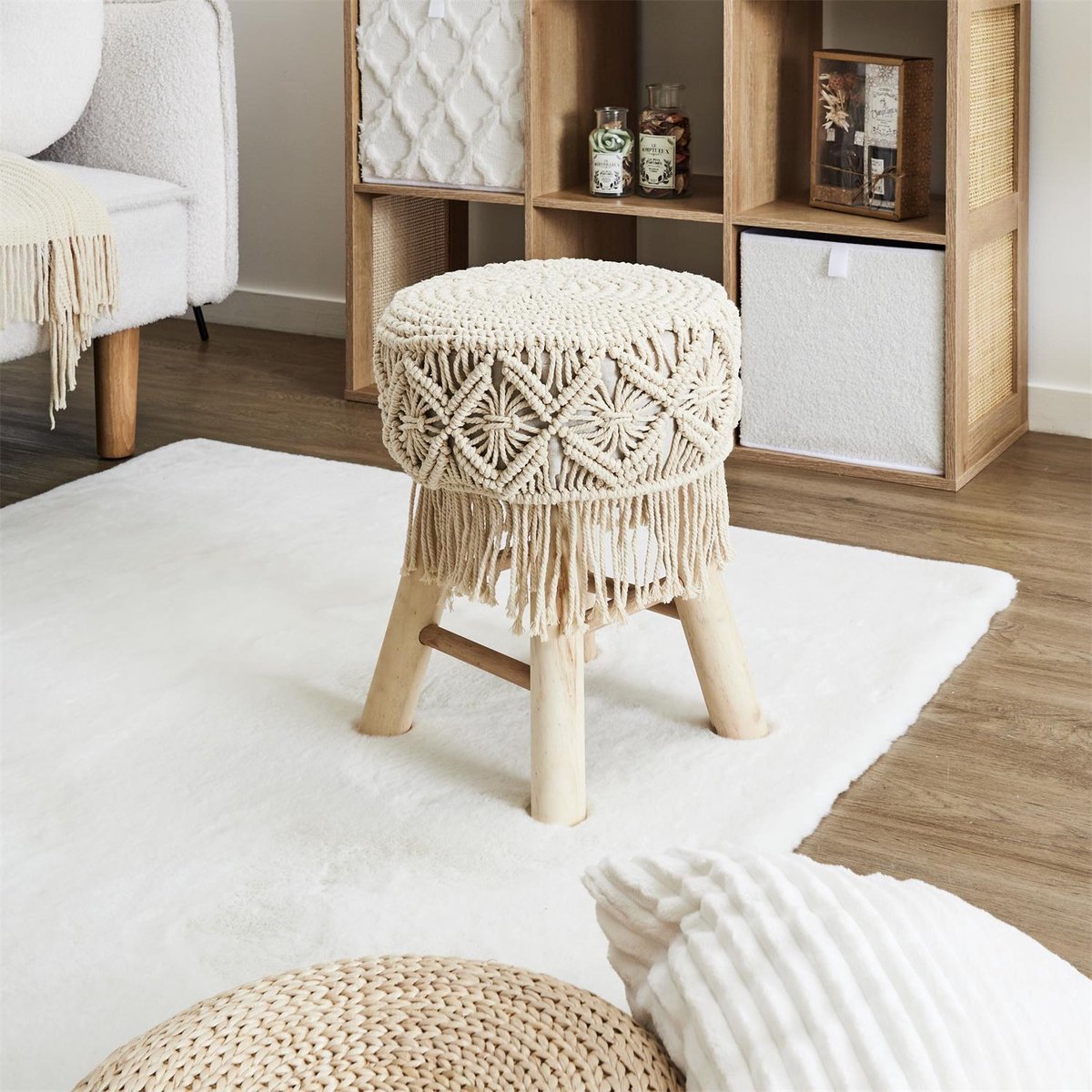 Bohemian wooden stool with handmade macramé - Ø32 x 42 cm - boho side stool / seat stool / ottoman of natural materials - decorative stool for living room, hall or bedroom - brown