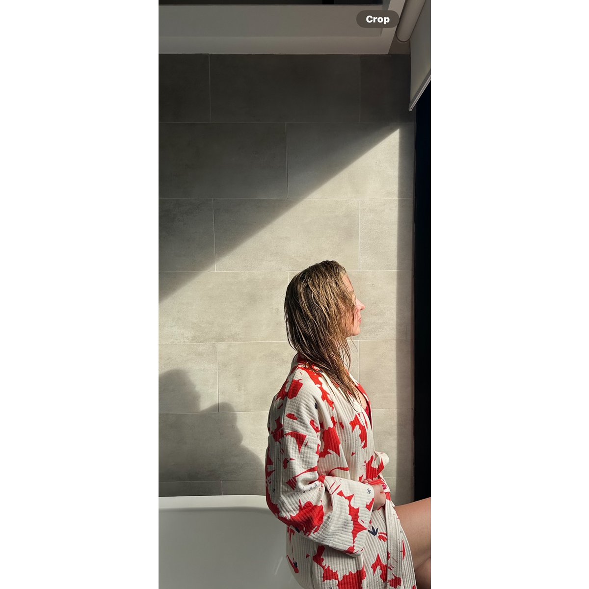 Sakura Kimono - 100% katoen met eigentijds patroon in sakura rood en gebroken wit, te gebruiken als bad- of huisjas maar ook als jasje