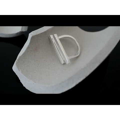 Bague double barre géométrique minimaliste audacieuse