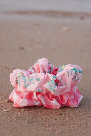 Abby set of 2 scrunchies Isabelle Rose