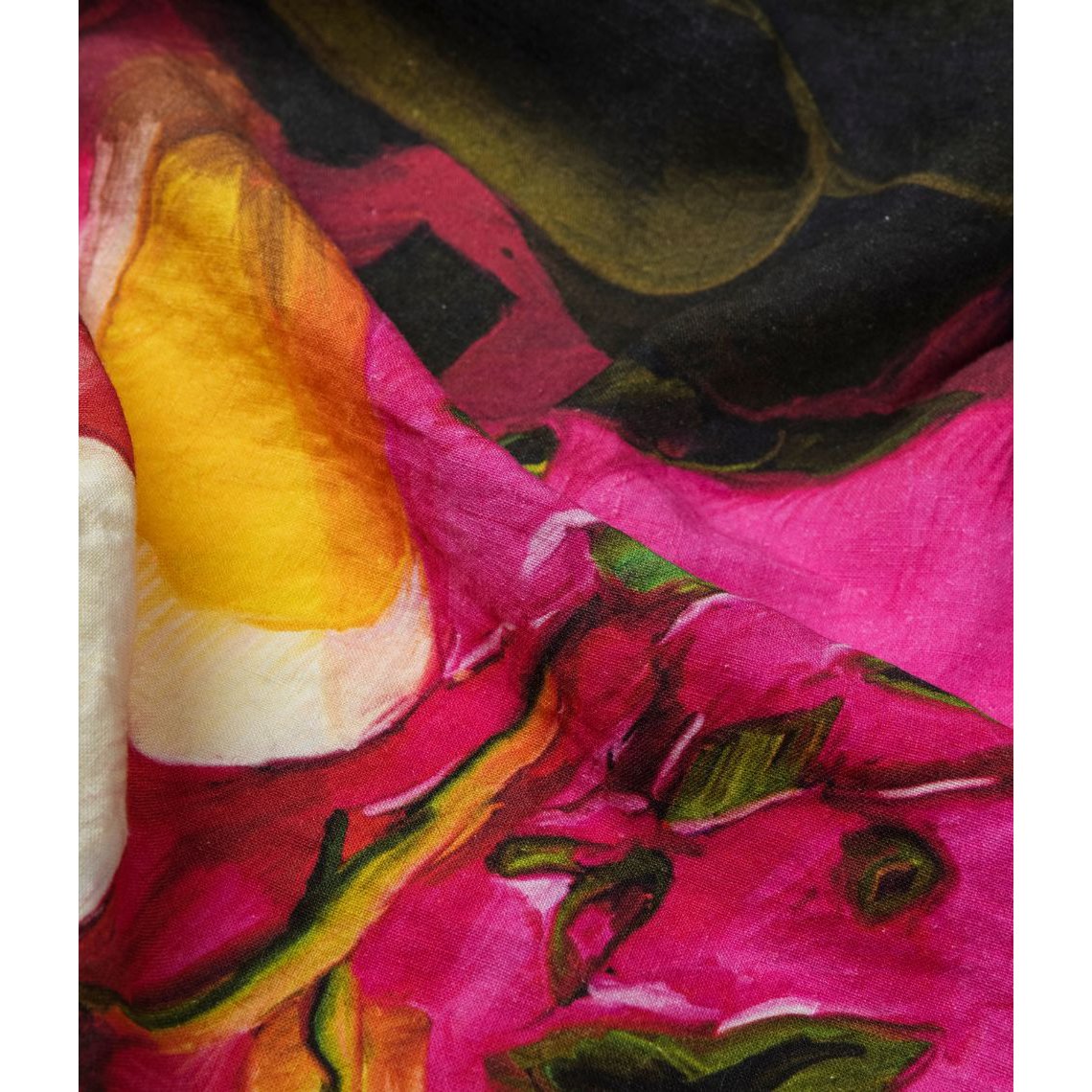 Linen beach towel Cold Beetroot Soup Portrait - Algis Kriščiūnas