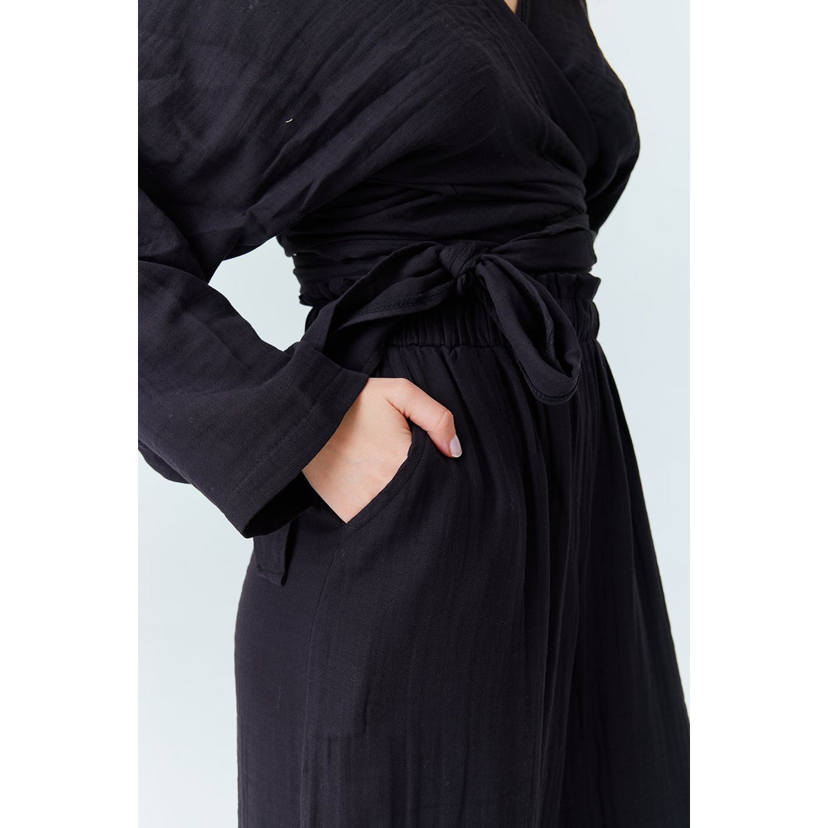 Saga Black Bit-Up Crop