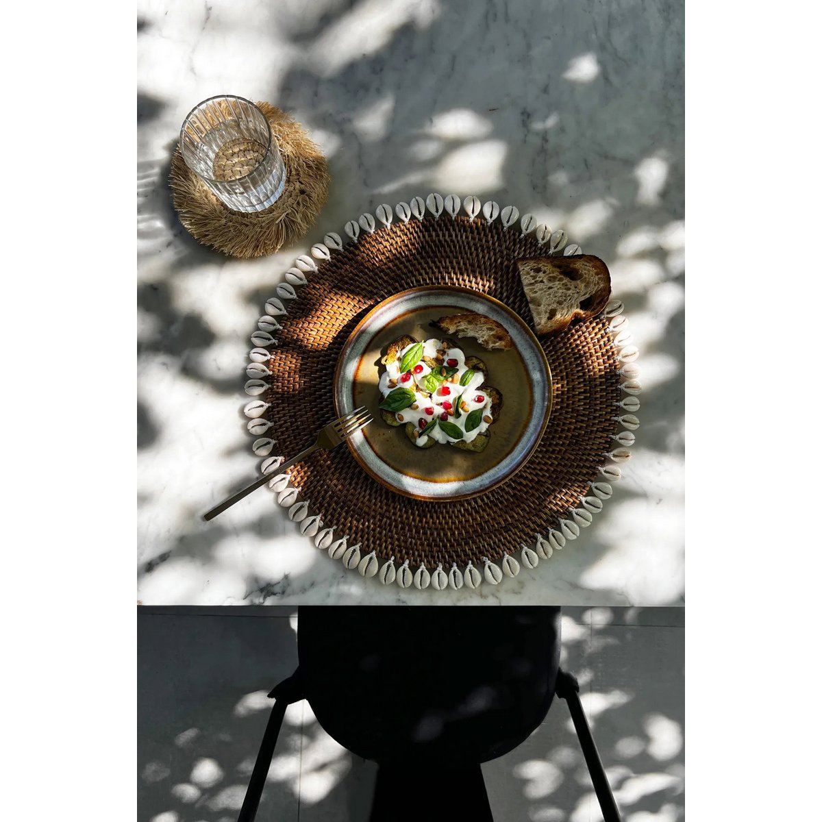 The Colonial Shell Placemat - Natural Brown