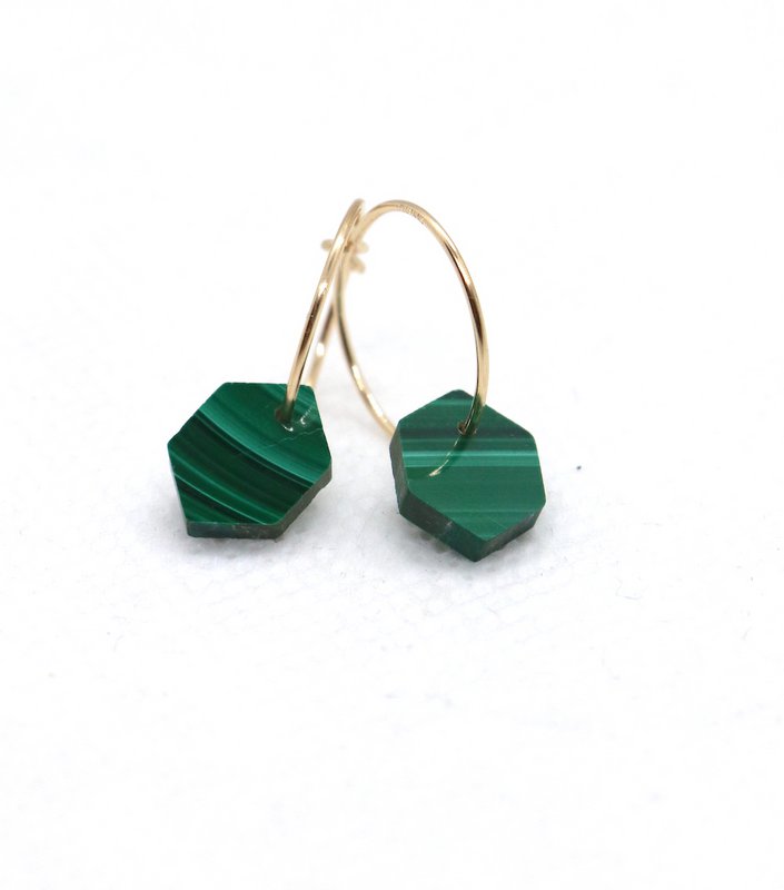 Mini aros dorados hechos a mano malaquita marquesa