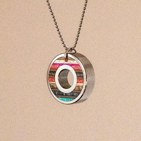 Skateboard houten lager hanger ketting, gerecycleerde skateboards en roestvrij staal, unisex