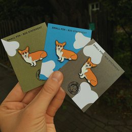 Enamel Pin "Queen's Corgi"