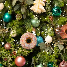 Christmas hanger donut made of glass, 2-fold, colorful (W/H/D) 9x9x3cm