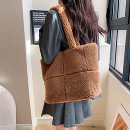 Damen-Designer-Luxus-Plüschtasche, Wintermode, niedliche Tragetaschen, große Kapazität, tragbare Einzelschulter-Pelztaschen