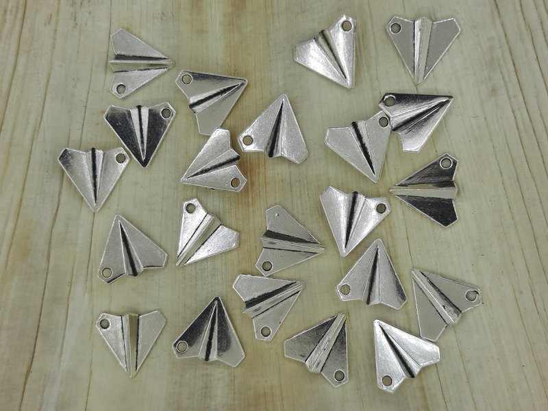 %23120 OW airplane charms harry