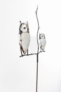 ZIMBA-ARTS METAL WHITE MOTHER AND BABY OWL ON STICK