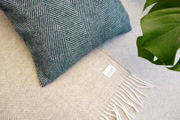 Wool blanket / cuddly blanket herringbone limestone