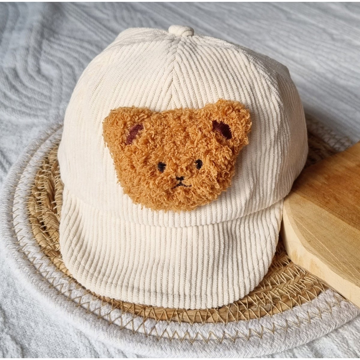 Beige Corduroy Pet Met Teddy Beertje