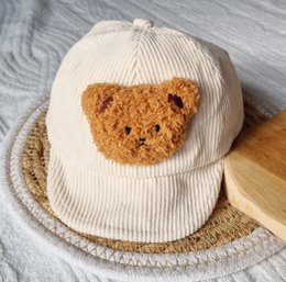 Beige Corduroy Pet Met Teddy Beertje