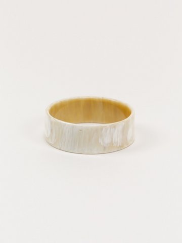 Flaches Armband aus blondem Horn