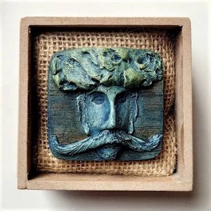 Handgemaakte vintage broche van papier-maché – Maldhari