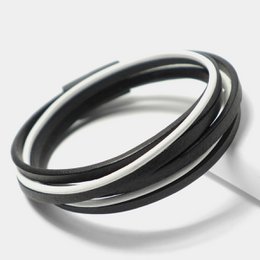 Leather Star PG72 – Herrenarmband aus schwarzem und weißem Leder mit schwarzem Magnetverschluss