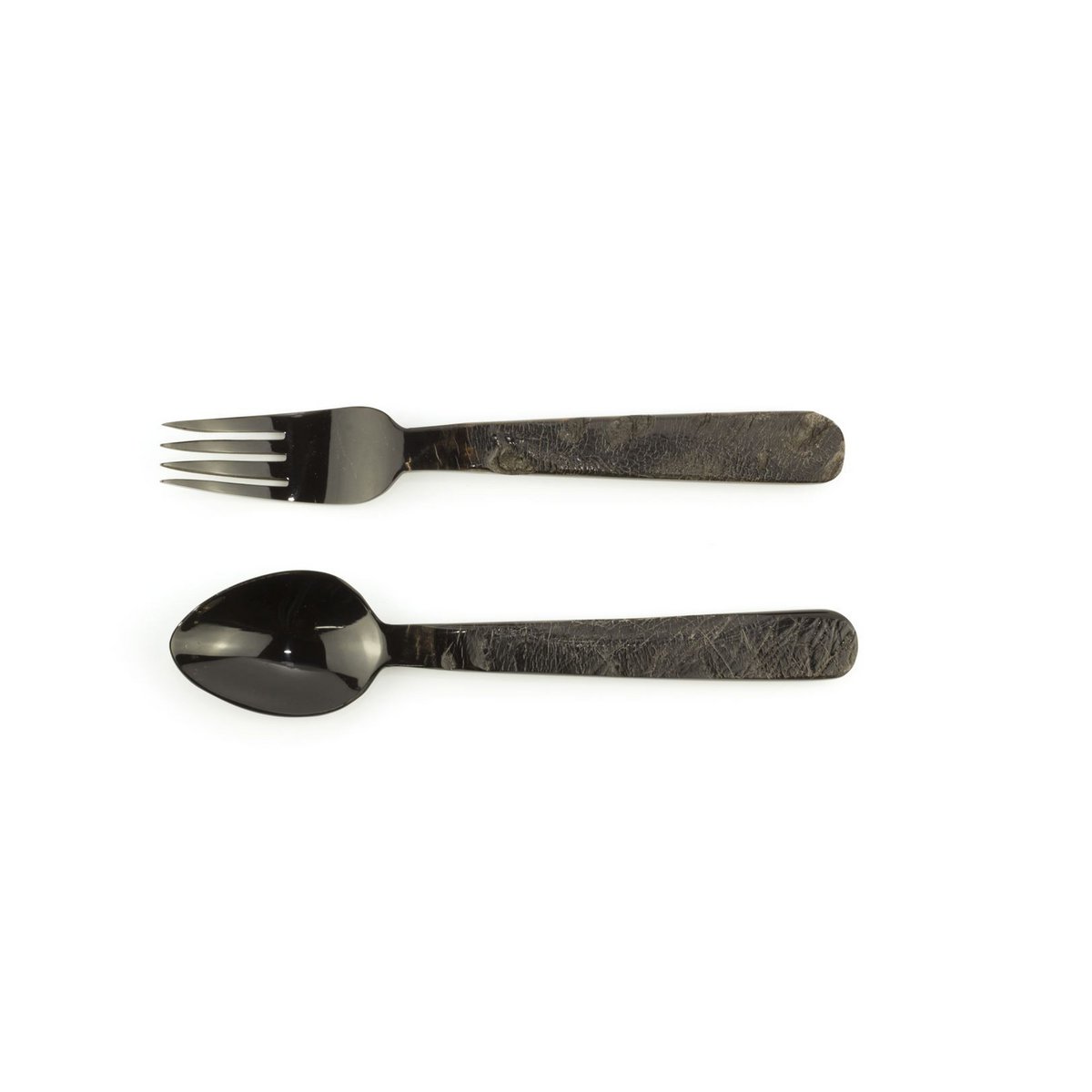 Petits couverts plats en corne noire brute