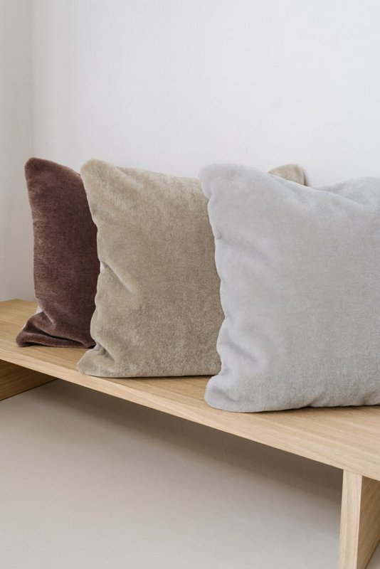 Housse de coussin déco luxe mohair Amy gris brume 50x30 cm