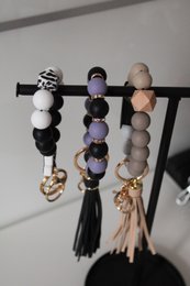 Scatola da 10 braccialetti portachiavi con perline in silicone