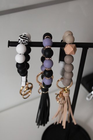 Box of 10 silicone beads key bracelet