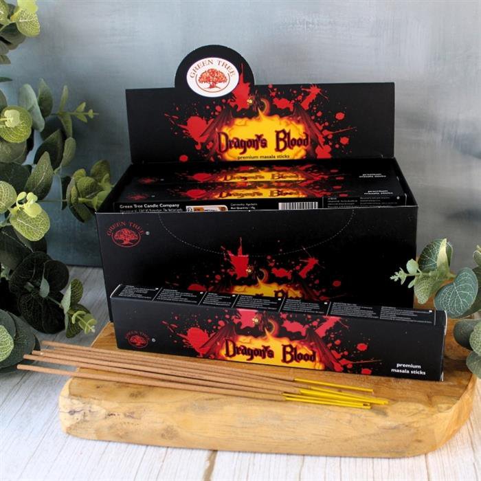 Bastoncini di incenso naturale arrotolati a mano con sangue di drago dell'albero verde