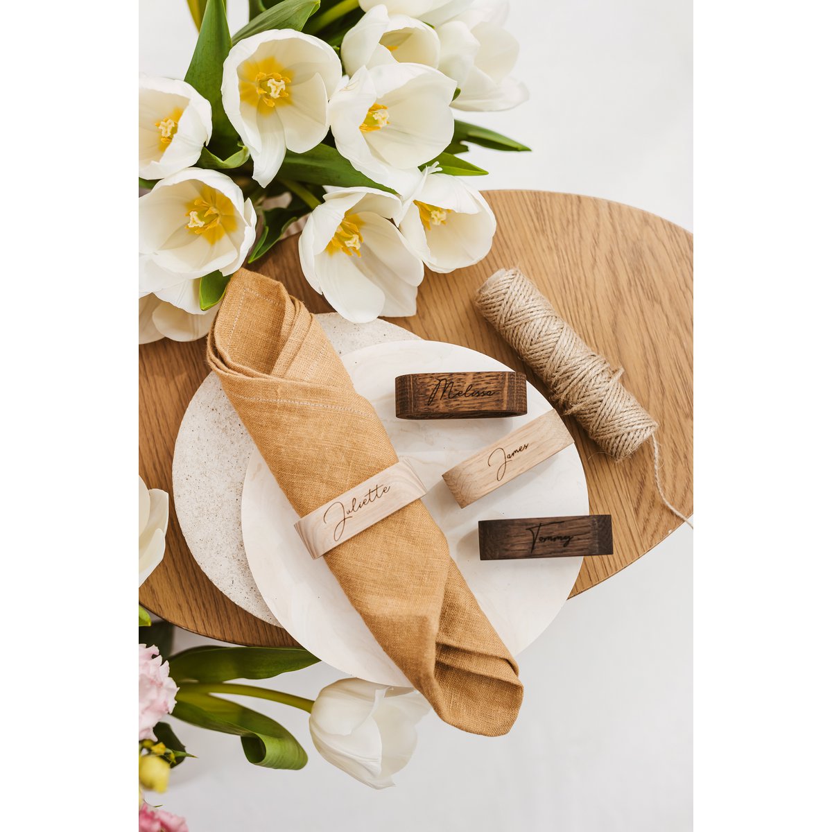 Monogrammierter Serviettenring aus Eschenholz, stilvolles ovales Tischaccessoire, perfektes individuelles Hochzeits- oder Urlaubsgeschenk, Hochzeitsgeschenk, Weihnachtsparty-Dekoration