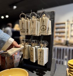 shop int black berlin display stick 6