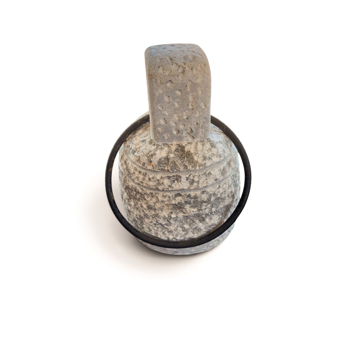 V.l24 Türstopper aus Stein mit Ring aus gealtertem Eisen