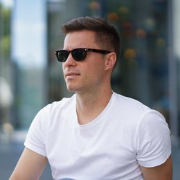 Roland Elegance Eyewear - realizzato in plastica oceanica riciclata per un look lussuoso