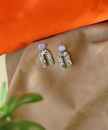 Slim Greige Dots Bows Statement Ohrringe