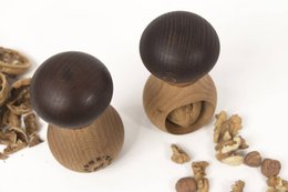 Nussknacker, Nussknacker-Werkzeug aus Holz