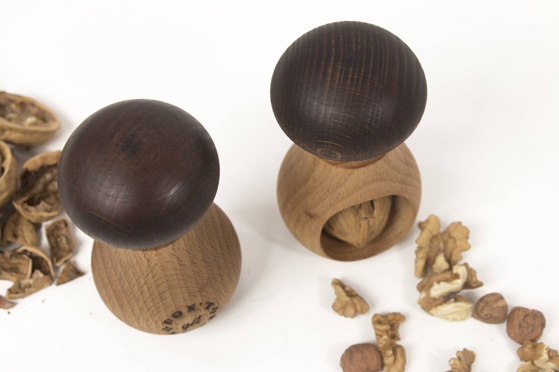 Schiaccianoci, strumento per schiaccianoci in legno