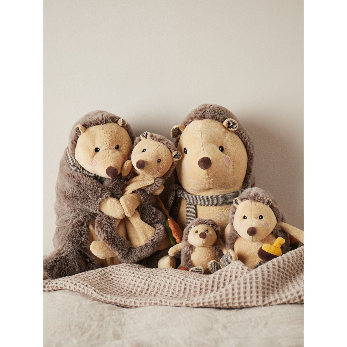 Cuddly cloth hedgehog piksi