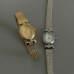 Mount - Minimalist Oval Gold Vintage Women's Watch