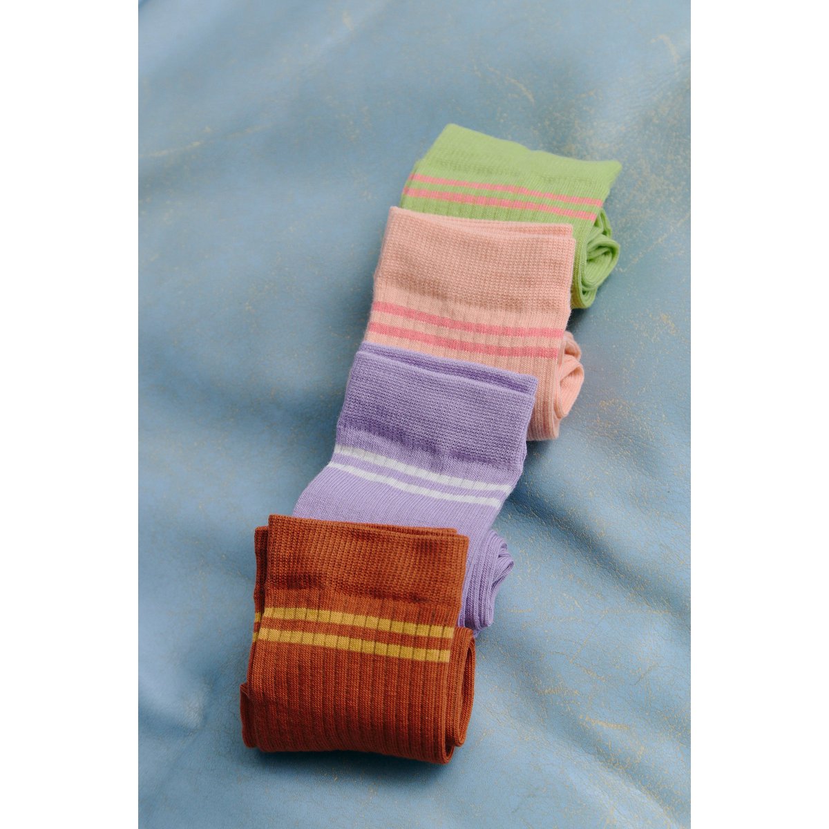 Calcetines de rayas verdosas