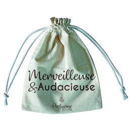 "Organic cotton pouch in a light green color with the text 'Merveilleuse & Audacieuse' printed on it. The pouch has a drawstring closure."