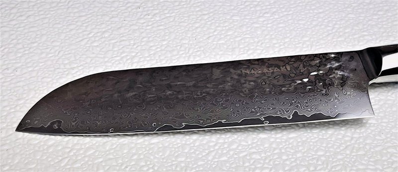 Nagasaki håndhamret Santoku-kniv