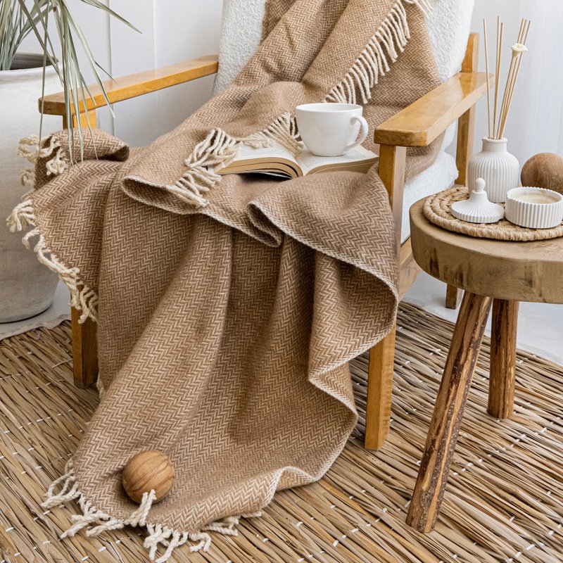 Ladira Wollen Plaid – Beige | 100% Anatolische Wol | Warme & Duurzame Wintercomfort