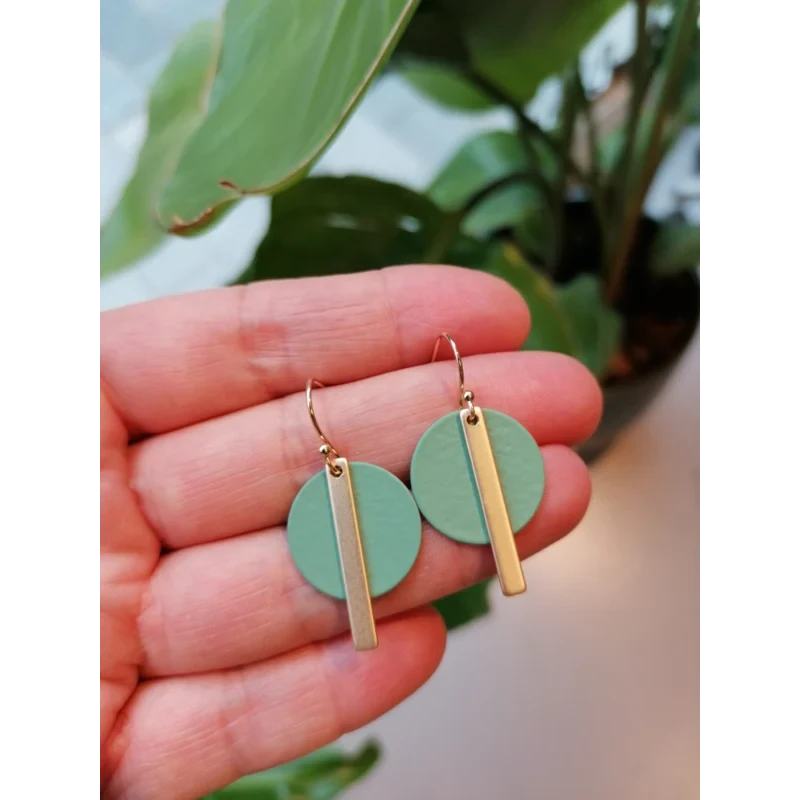 Oona (sage green-gold)