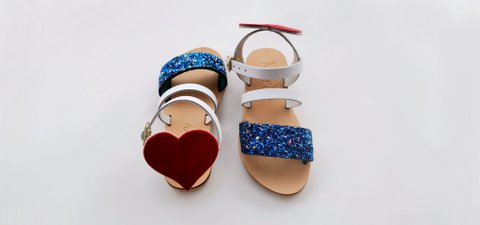 Handgefertigte Kindersandalen aus Leder : Erotokritos