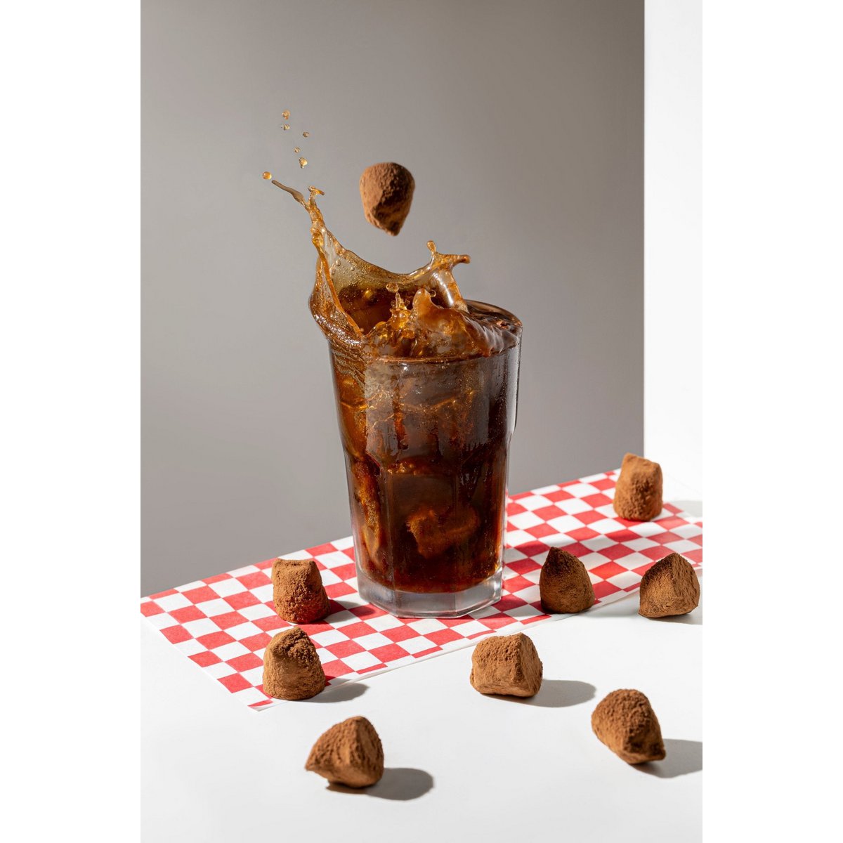 Sprudelige Cola -Schokoladentrüffel - Schüttung