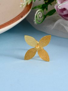 Verstelbare bloemenring – sieraden – vergulde afwerking – diameter 2 cm