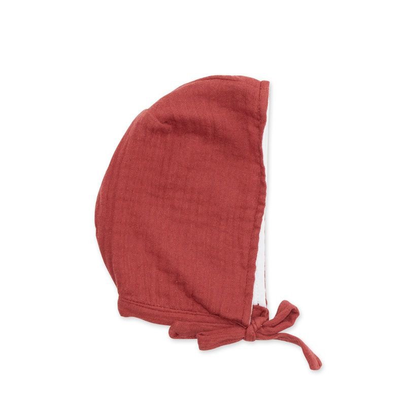 Gorro burdeos para Cuddle Doll