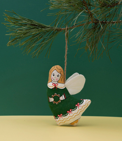 Christmas choir:Angel with tambourine