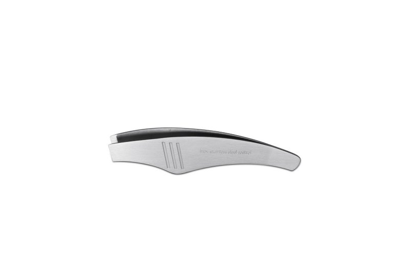 Wide herringbone tweezers made of stainless steel
